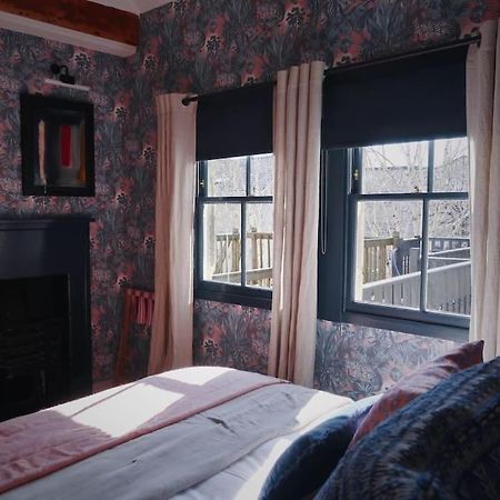 Primrose Cottage - With Private Courtyard & Sun Terrace In Central Бат Екстер'єр фото