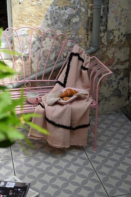 Primrose Cottage - With Private Courtyard & Sun Terrace In Central Бат Екстер'єр фото