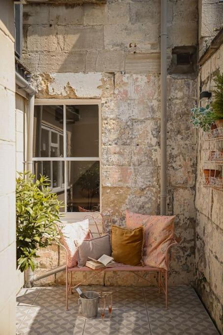 Primrose Cottage - With Private Courtyard & Sun Terrace In Central Бат Екстер'єр фото